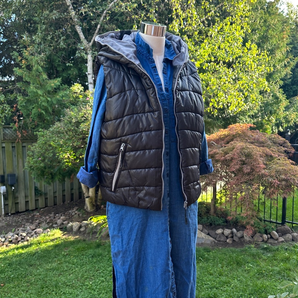 Trendy Korean Streetwear Oversized Black Puffer Vest Seoul Fashion - Size S